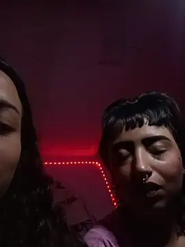 AlexxaAndRileyy webcam