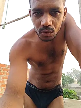 Daddyishere_19 webcam