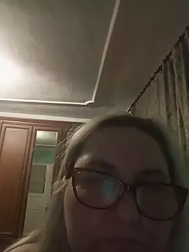 AureliaSky598 webcam