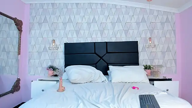 SheylaWalker webcam