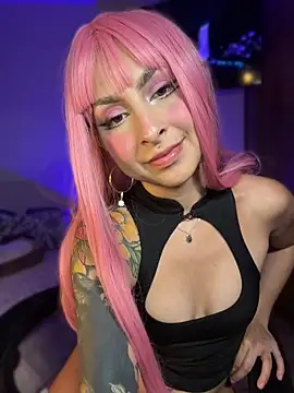 Cinamoonn live cam on StripChat
