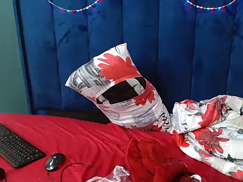 HotCreamyTea webcam