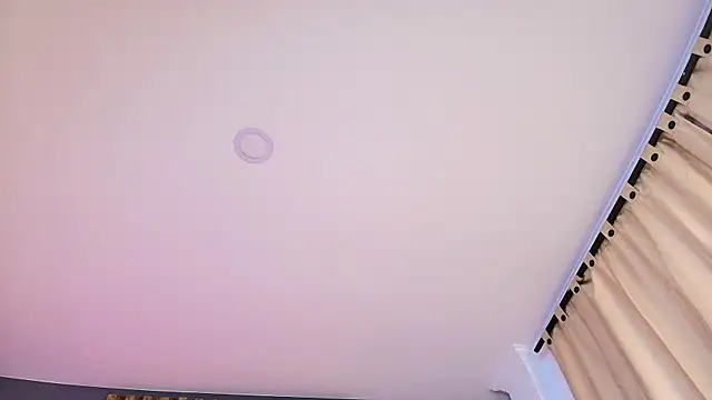 MOLLYWOODD webcam