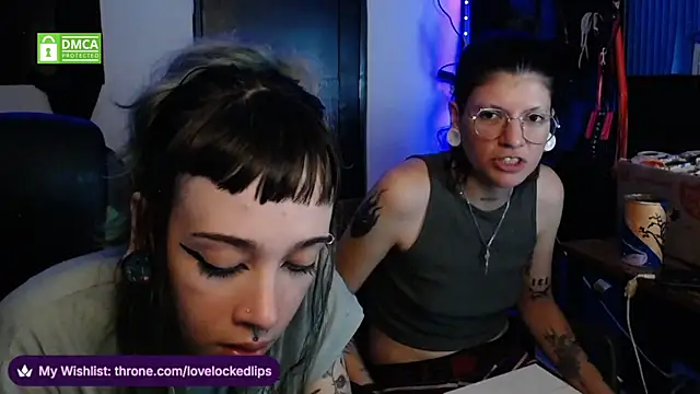 lovelockedlips webcam