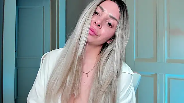 VelvetEliza webcam
