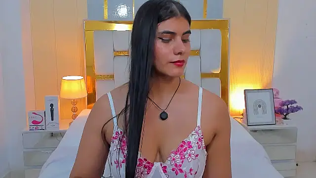 Alara_Keyy webcam
