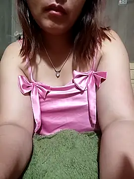 Angelina-Luxxy webcam