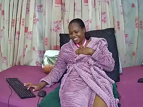 SluttyTall webcam