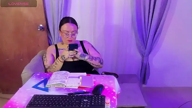 MiaYMolly webcam