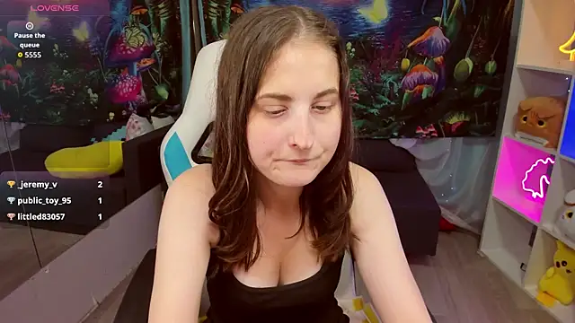 KiraDuvall live cam on StripChat