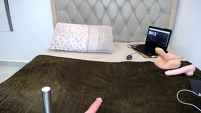 sexypumpum webcam