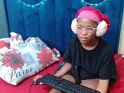 HotCreamyTea webcam
