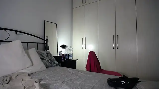 Miki87 live sex cam