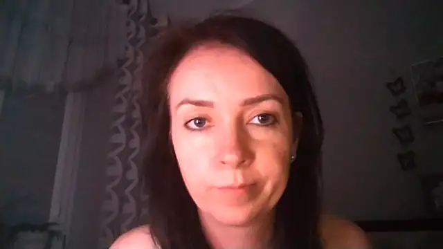 JenniferAlone webcam