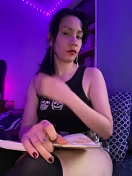 Nina-Chick777 webcam