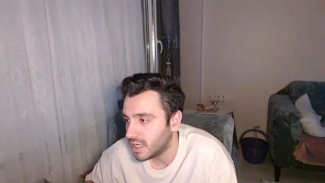 handsomeee04 webcam