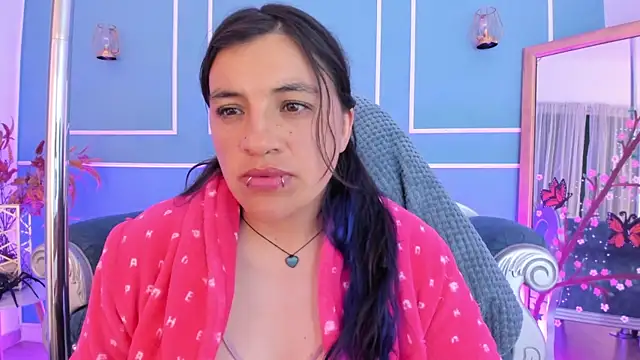 TaraTaylorr webcam