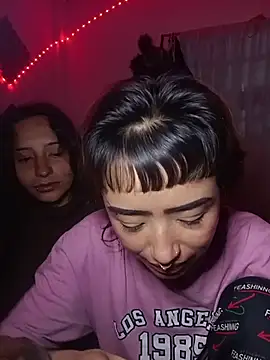 AlexxaAndRileyy webcam