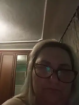 AureliaSky598 webcam