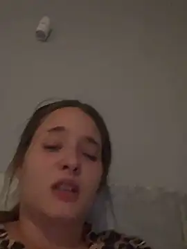 Poppylooloo webcam