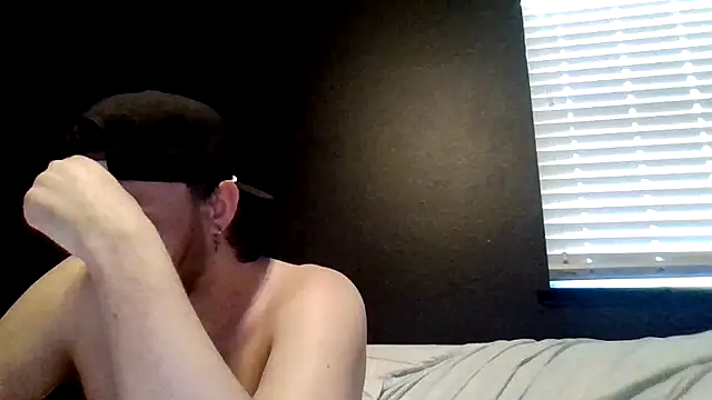 Cloudyydayzz webcam