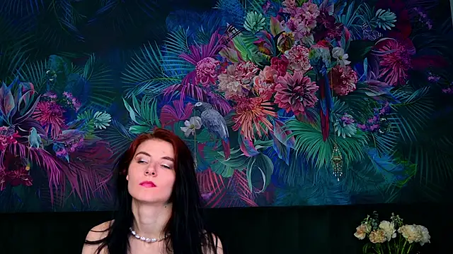 NicoleLuxe webcam
