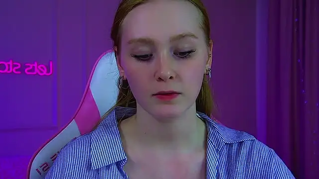 AgataFoxley webcam
