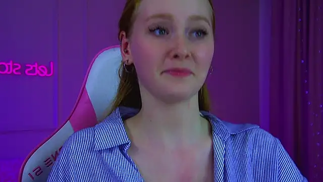 AgataFoxley live cam on StripChat