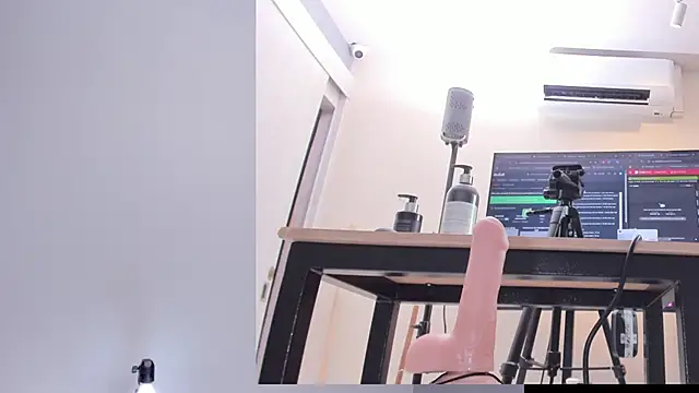 emilytowzen webcam