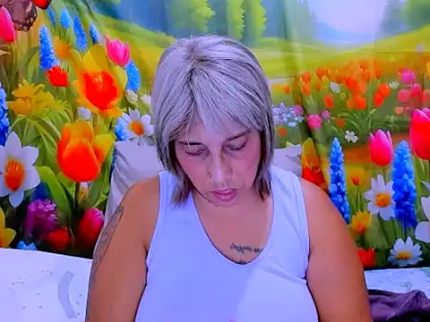 indianroxy webcam
