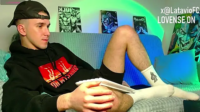 Midnighter_ webcam