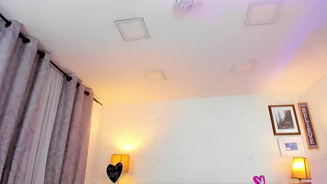 JenniferAuriston webcam