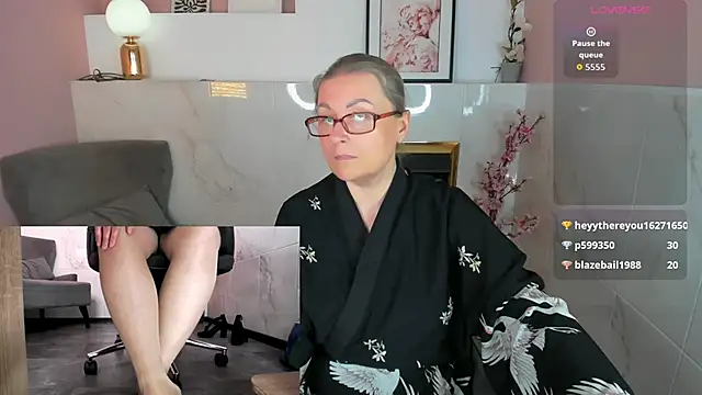 Alexandra_Kind webcam
