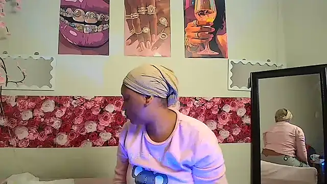 EnchantingLisa webcam