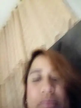 AriaGomez_ webcam