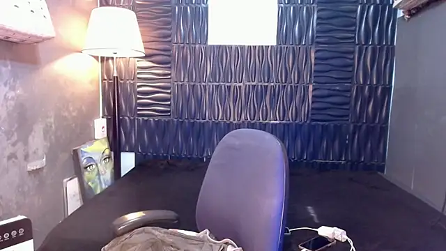 UrtopshemalegoddessAliyah webcam