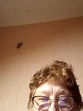 Katherine735 live cam on StripChat
