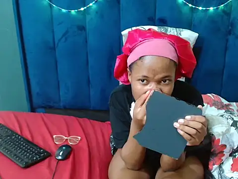 HotCreamyTea webcam