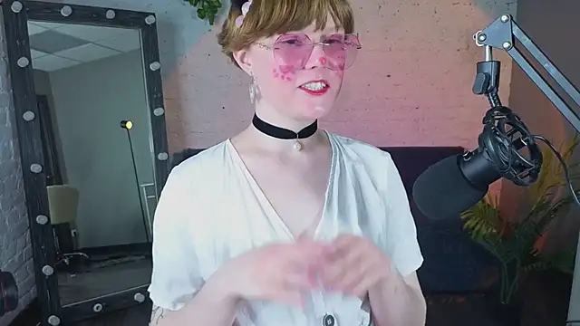 AuroraGlo live sex cam