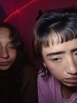 AlexxaAndRileyy webcam