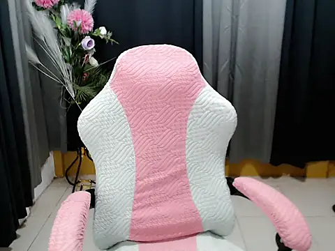 HoneyAfterDark_ webcam