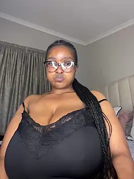 Bustygoddess32 webcam