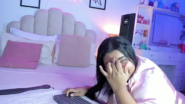 NaomiAsha webcam