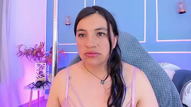 TaraTaylorr webcam