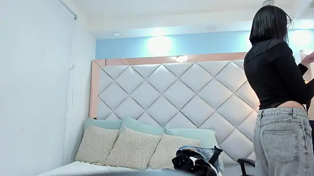 crystalstonee webcam