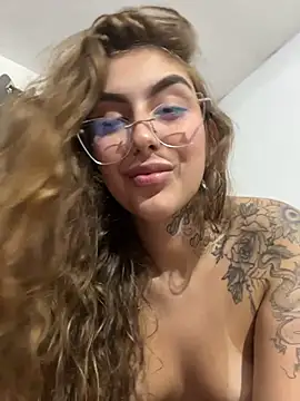 miiabellovic webcam