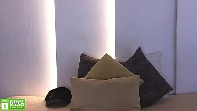 hot_little_bunny webcam