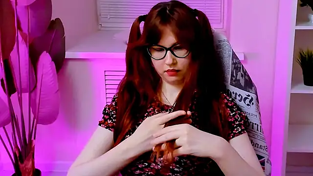 CarolGiggly webcam
