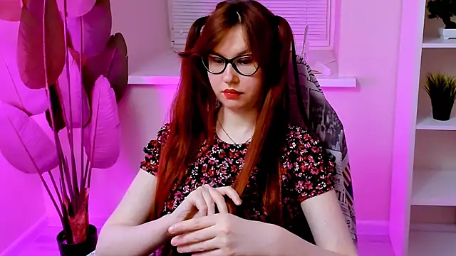 CarolGiggly webcam