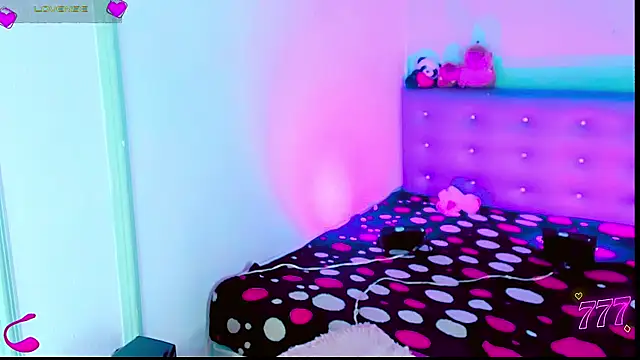 malahya_ live cam on StripChat
